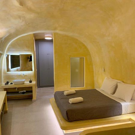 M Residence Santorini Conelia Cave Fira  Luaran gambar