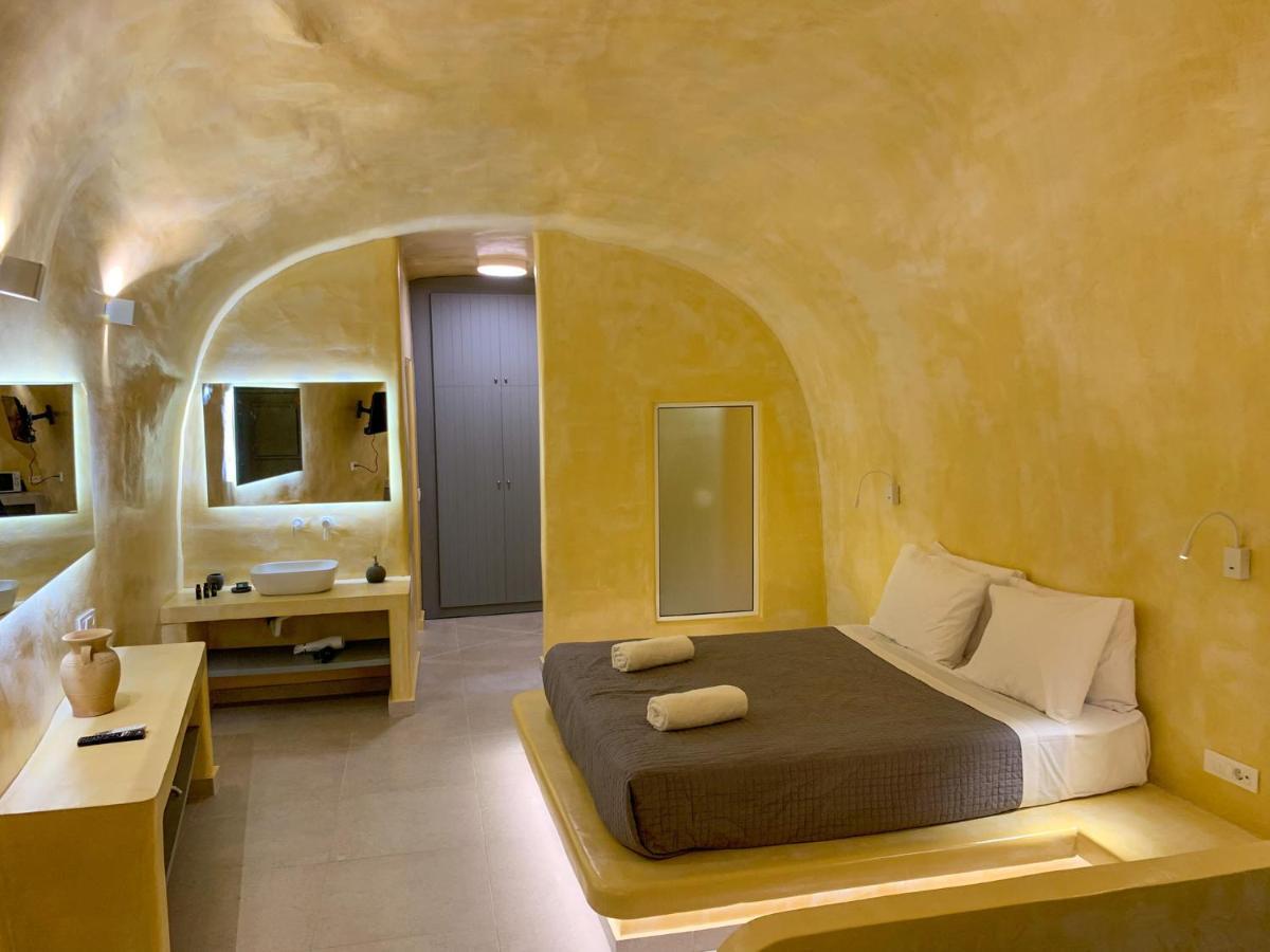 M Residence Santorini Conelia Cave Fira  Luaran gambar