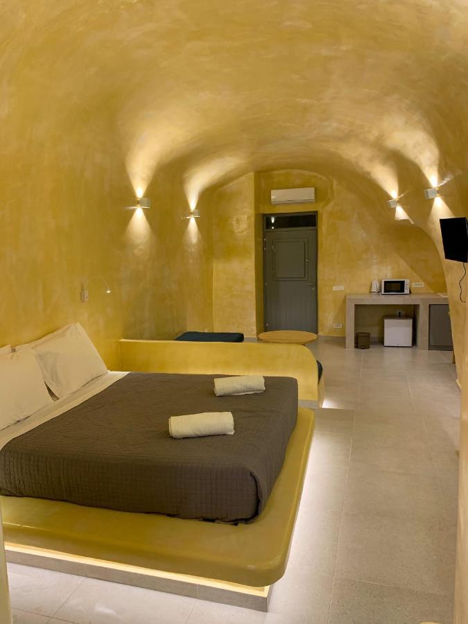 M Residence Santorini Conelia Cave Fira  Luaran gambar