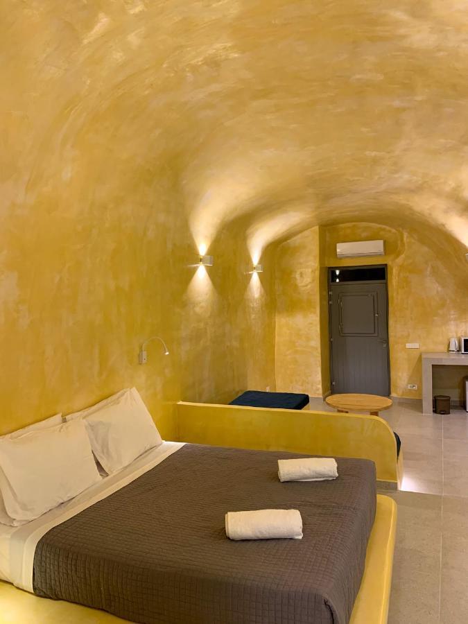 M Residence Santorini Conelia Cave Fira  Luaran gambar